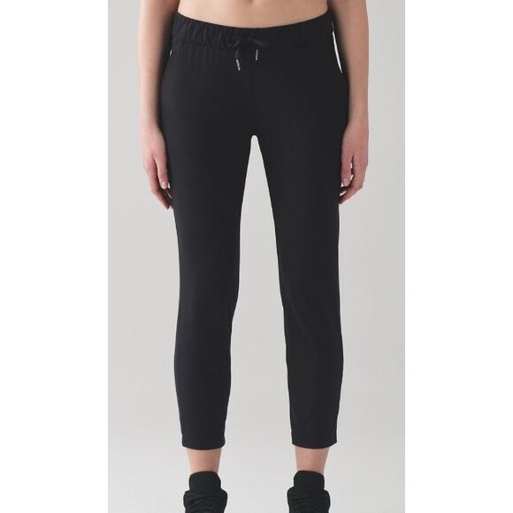 Lululemon On The Fly Black stretch COMFORT Pants 28" size 2 - Picture 1 of 6